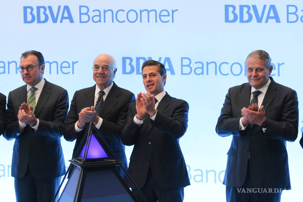 Inaugura Peña Nieto torre BBVA