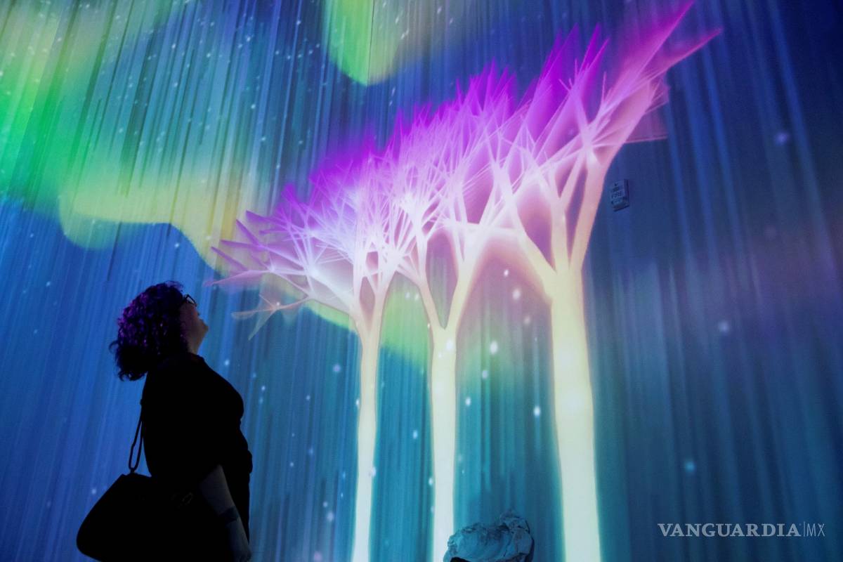 $!Visitantes del ARTECHOUSE pueden sentir el espíritu de la aurora boreal