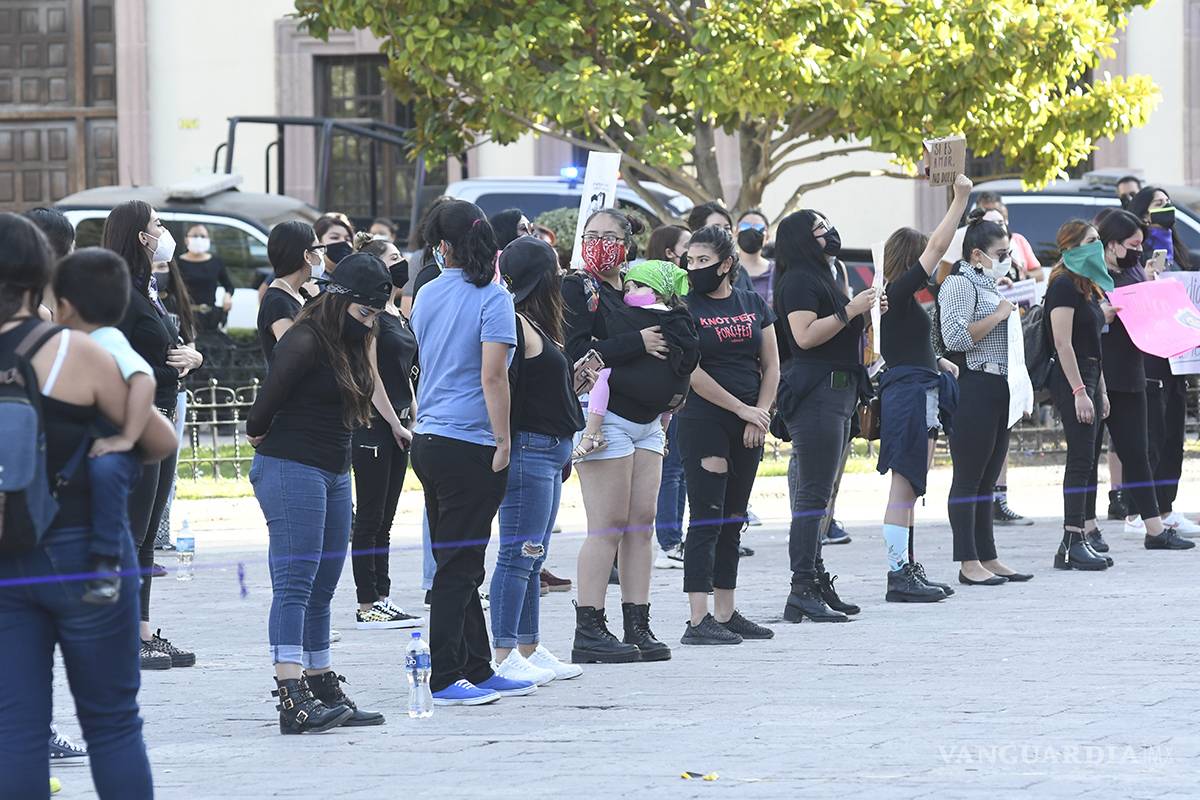 $!Mujeres se manifiestan por Claudia y las 22 muertas más de Coahuila