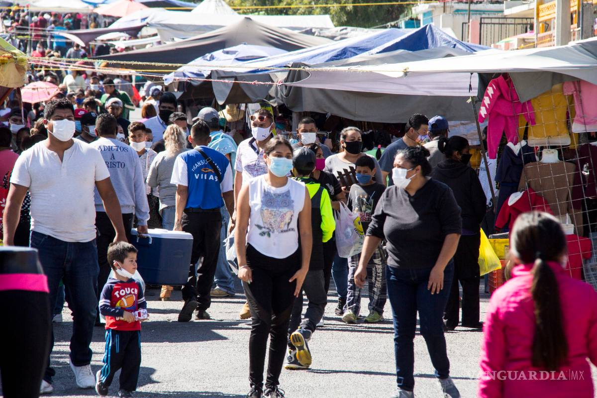 Con hospitales a tope, sigue afluencia en calles ¿sin temor al COVID-19?