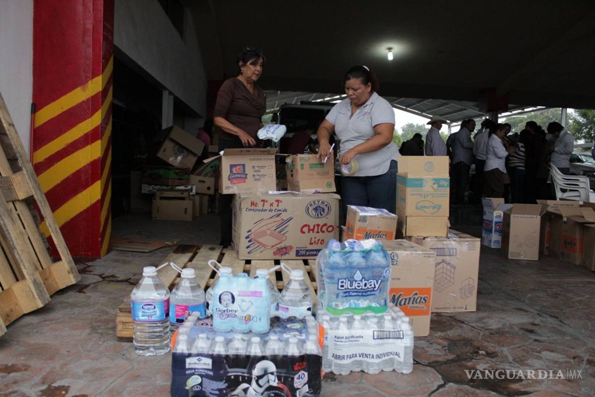 Sale de Monclova tercer camión con donativos