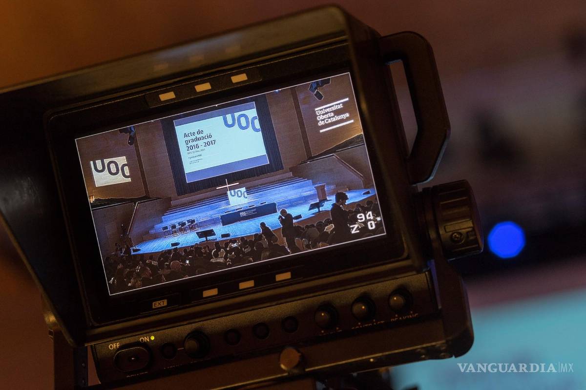 $!La interacción entre seres humanos y máquinas aumenta día a día, acto de graduación. EFE/UOC