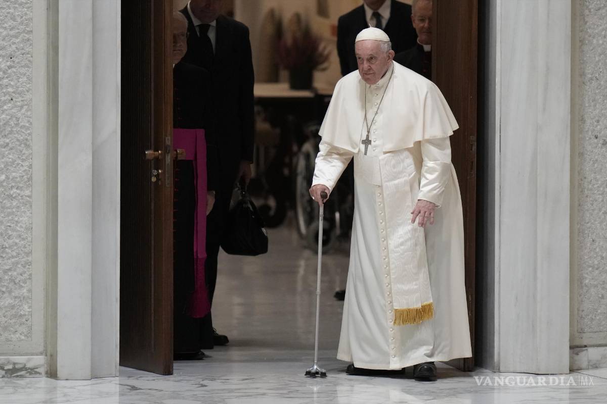 Reaccionan medios ante la carta de renuncia en caso de un impedimento médico del Papa Francisco