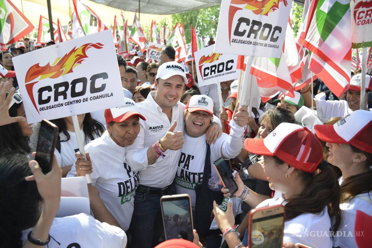 $!Jiménez fue recibido por decenas de simpatizantes.