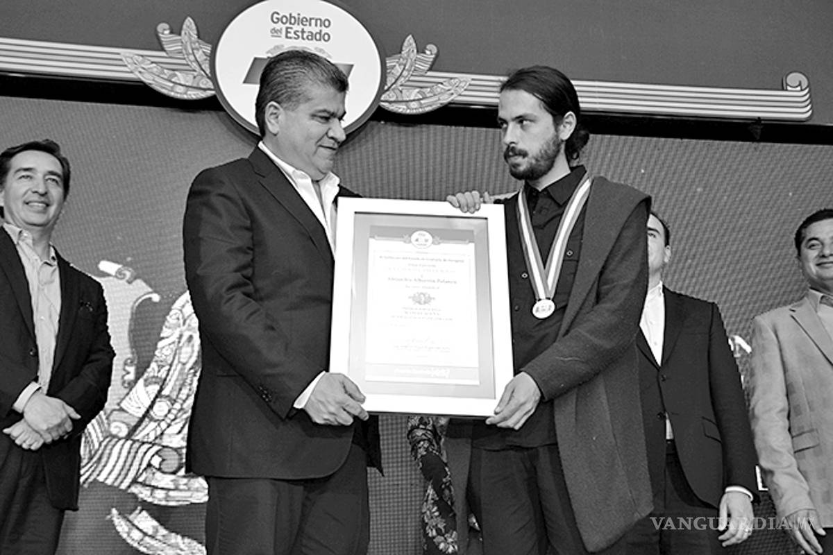 Entregan el Premio Manuel Acuña de Poesía