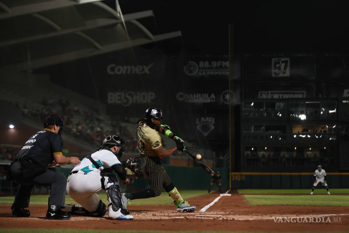 $!La afición saltillense respondió con entusiasmo durante el juego decisivo ante Dorados en el Estadio Madero.