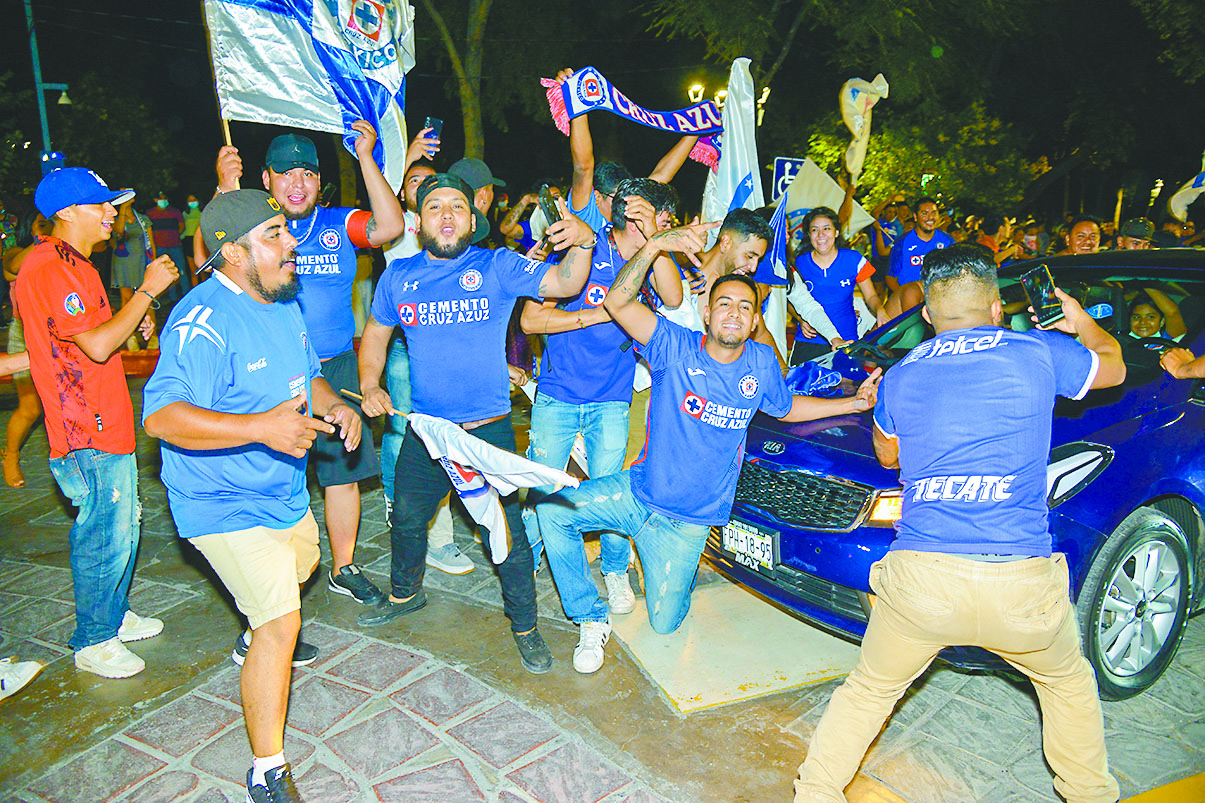 Los festejos por Cruz Azul llegaron a Saltillo