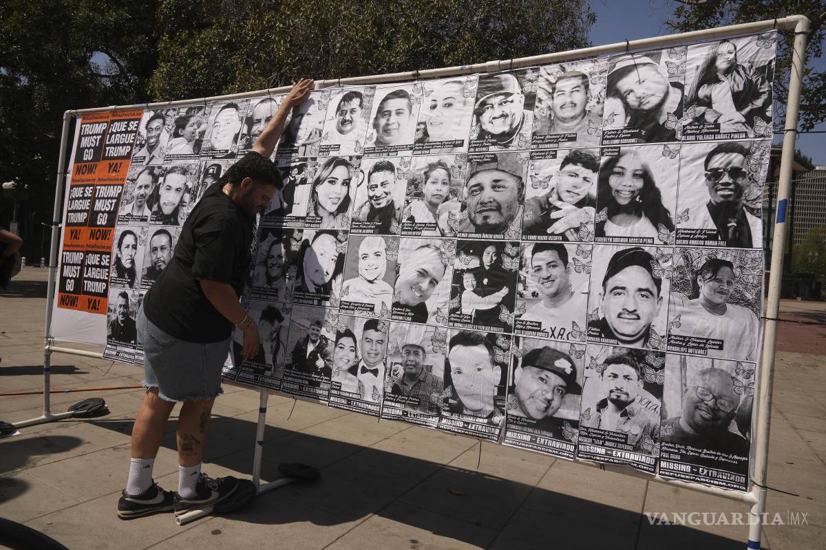 $!Instalación artística con los nombres y rostros de personas detenidas, deportadas o enviadas a campamentos en el extranjero en las redadas de ICE en California.