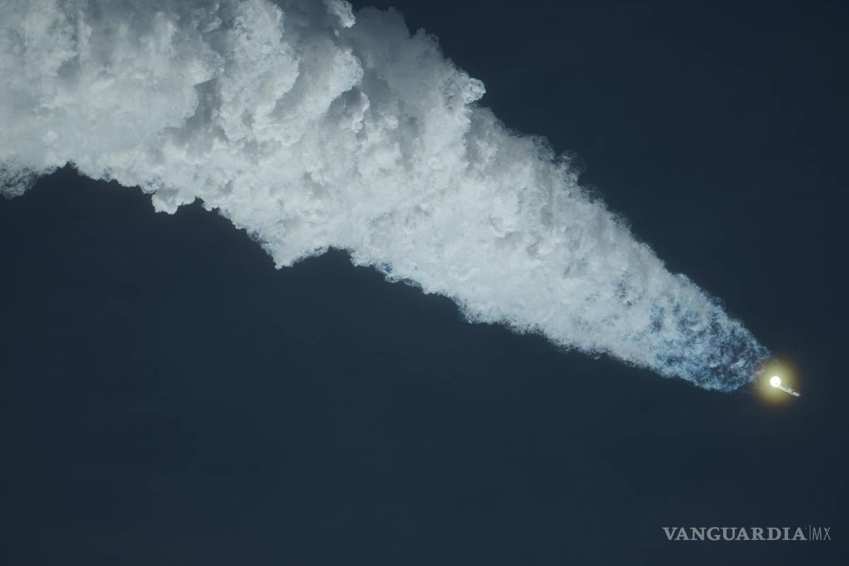 $!Después de su primer viaje orbital, Starship de SpaceX ameriza con éxito en el océano Pacífico frente a las costas de Chile.