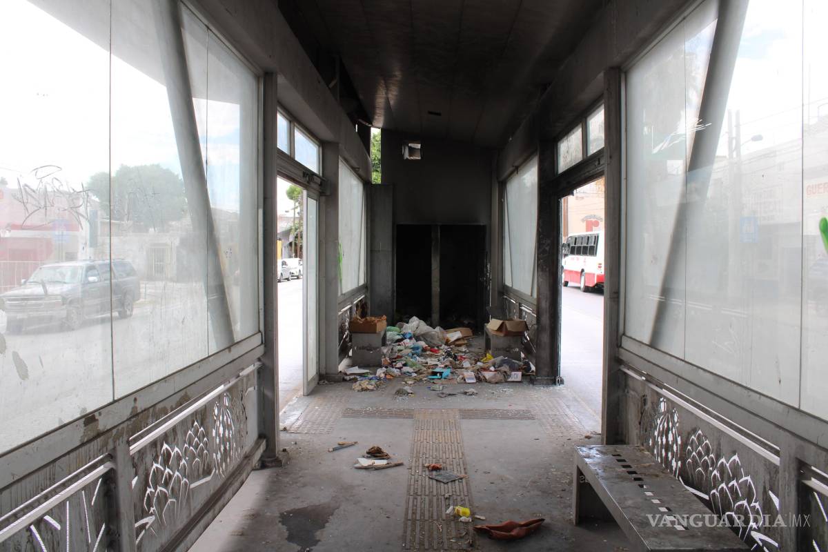 $!La infraestructura del Metrobús Laguna sigue deteriorándose sin que, a la fecha, exista un plan concreto para utilizar lo que se hizo.