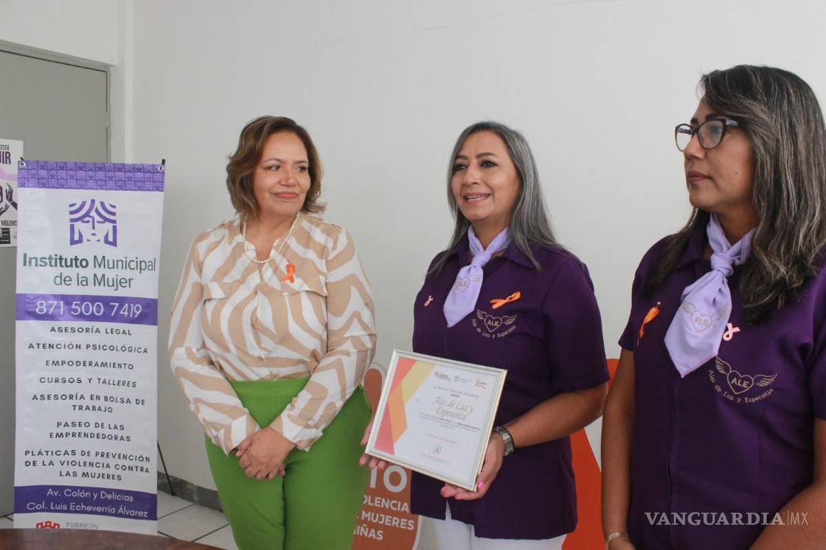 $!Representantes del IMM y nuevos negocios “Embajadoras Naranja” durante la entrega de reconocimientos.