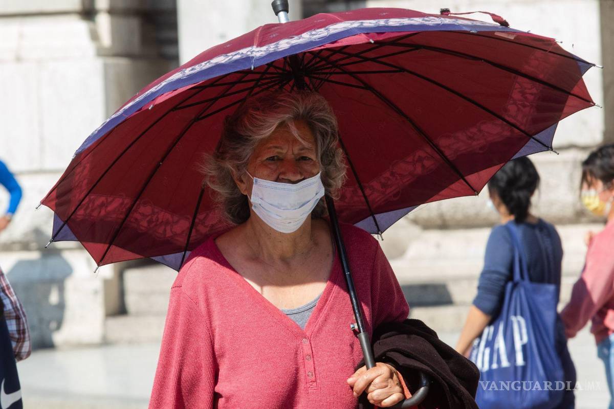 Inteligencia artificial usada en la salud discrimina a los mayores, según informe de la OMS