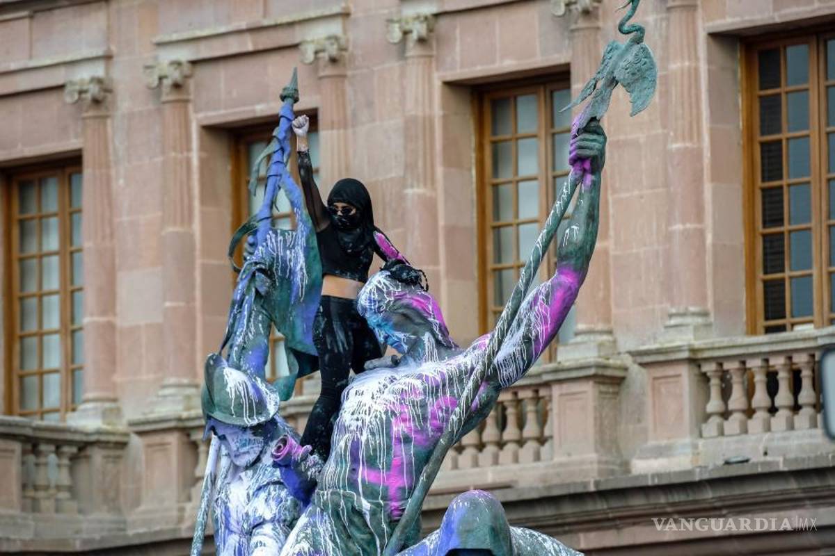 8M: Entre el dolor y la rabia con el grito de “Ni una más” miles de mujeres toman las calles en México (fotos)