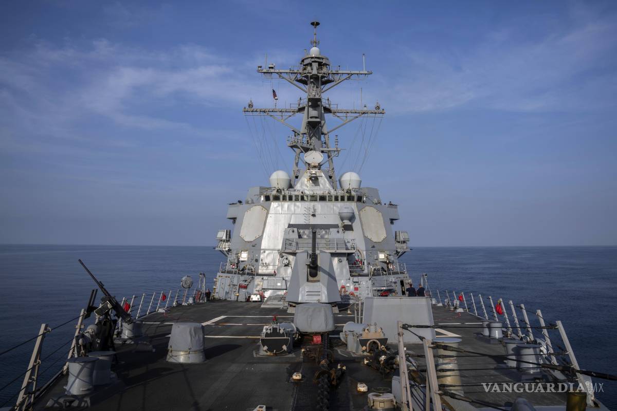 $!Vista del destructor U.S.S. Gravely (DDG 107) que se dirige a las costas de Venezuela.