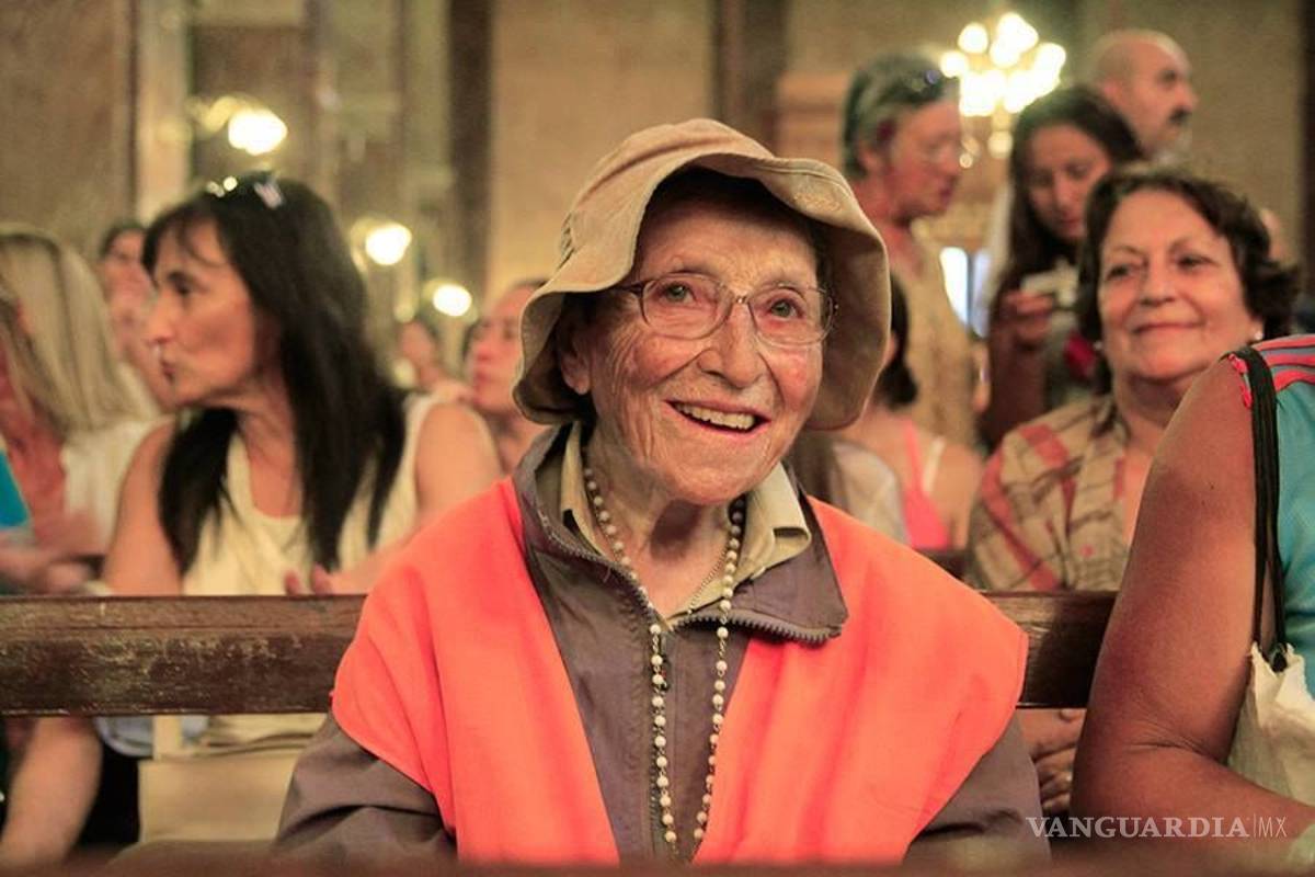 Recorrió caminando más de 900 kilómetros desde Monterrey a la Basílica... ¡y tiene 94 años!