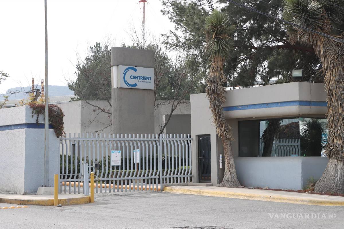 Escapa olor de farmacéutica en Ramos Arizpe; provoca hasta desmayos