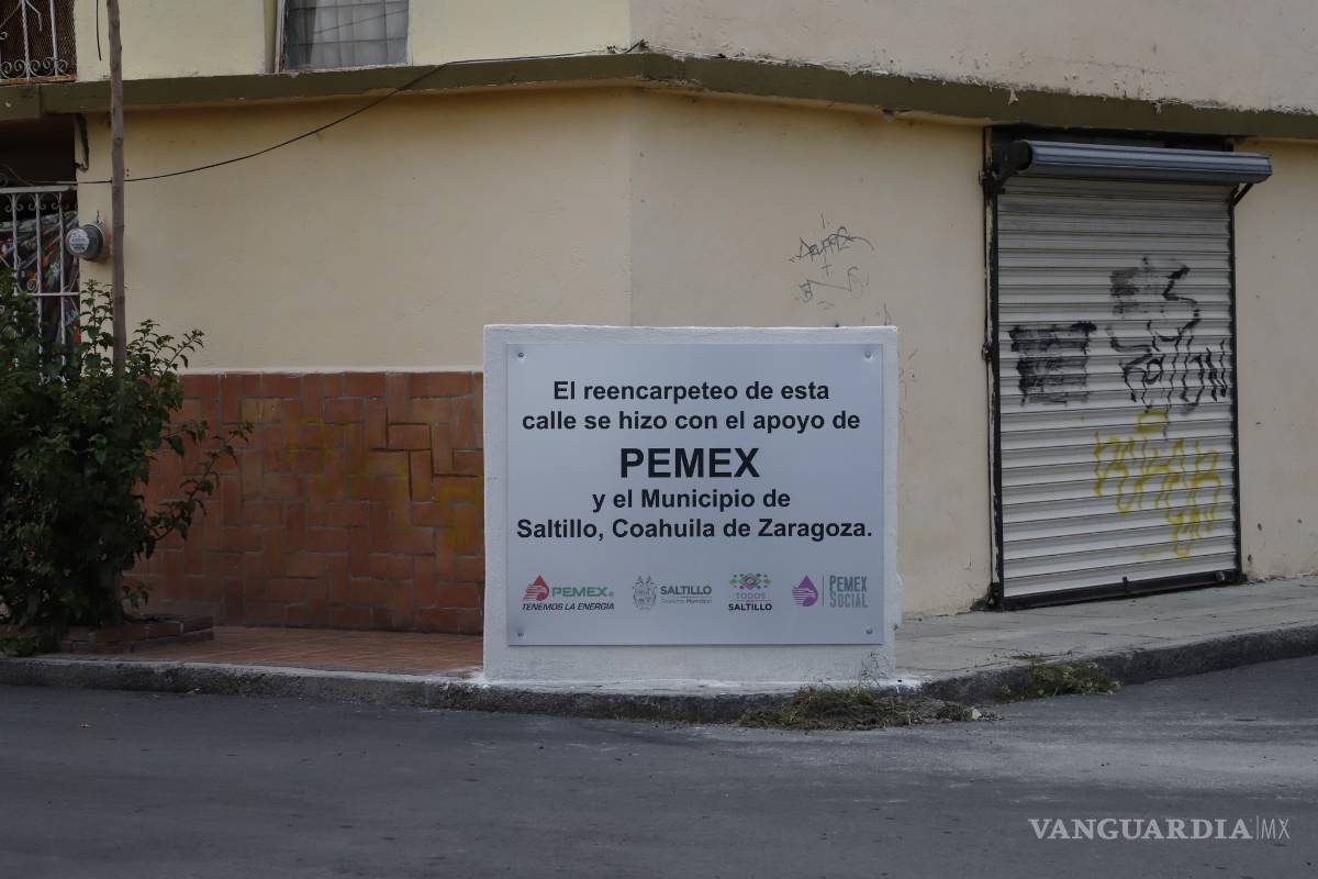 $!Dan crédito a Pemex por recarpeteo de calle en Saltillo