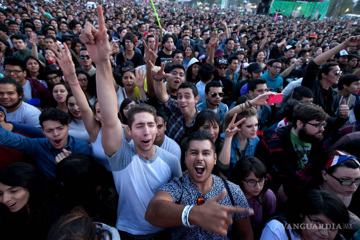 $!Corona Capital 2015, arrancan los británicos