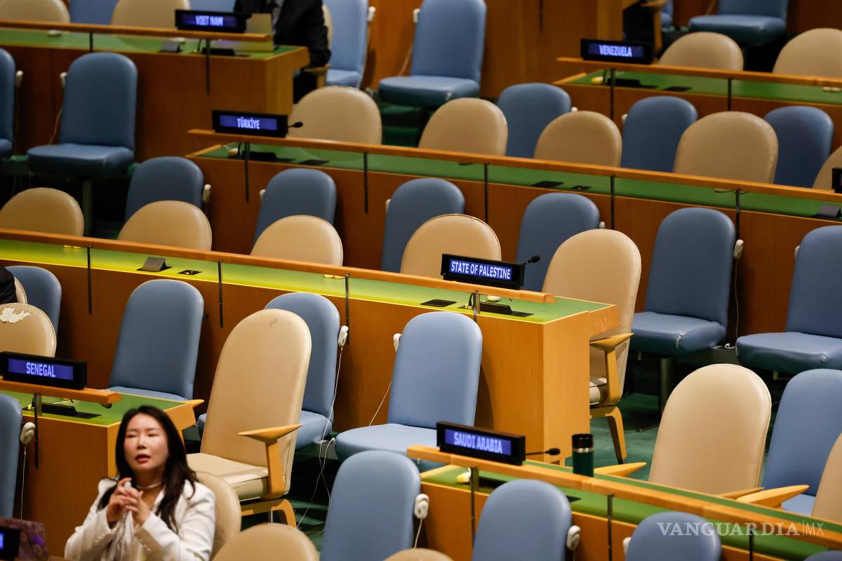 $!Los asientos de los delegados palestinos están vacíos junto con otros mientras el primer ministro israelí, Benjamin Netanyahu, da su discurso en la sede de la ONU.