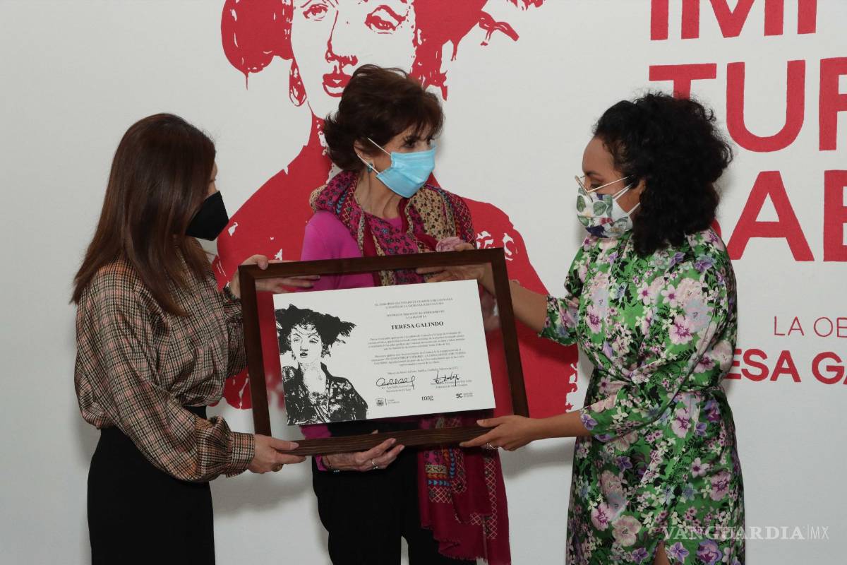 $!Durante la inauguración recibió un reconocimiento a su trayectoria.