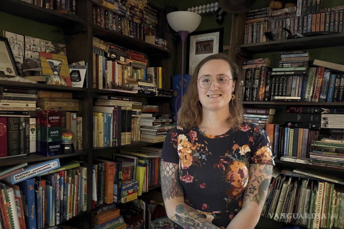 $!LeAnne Withrow, una trabajadora federal transgénero que presentó una demanda colectiva contra una política que prohíbe a los empleados usar baños de su género.