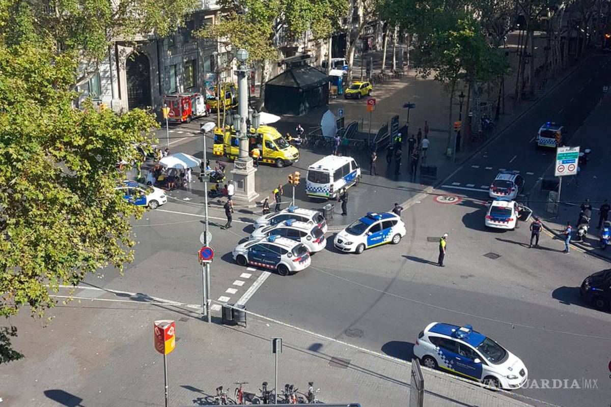 En el Día del Peatón, un atropellamiento masivo terrorista en Barcelona deja al menos 13 muertos