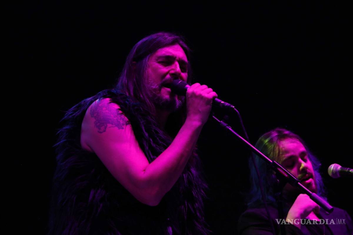 $!Tributo a David Bowie: Alfonso André y Amigos fueron ‘Héroes’ en Saltillo