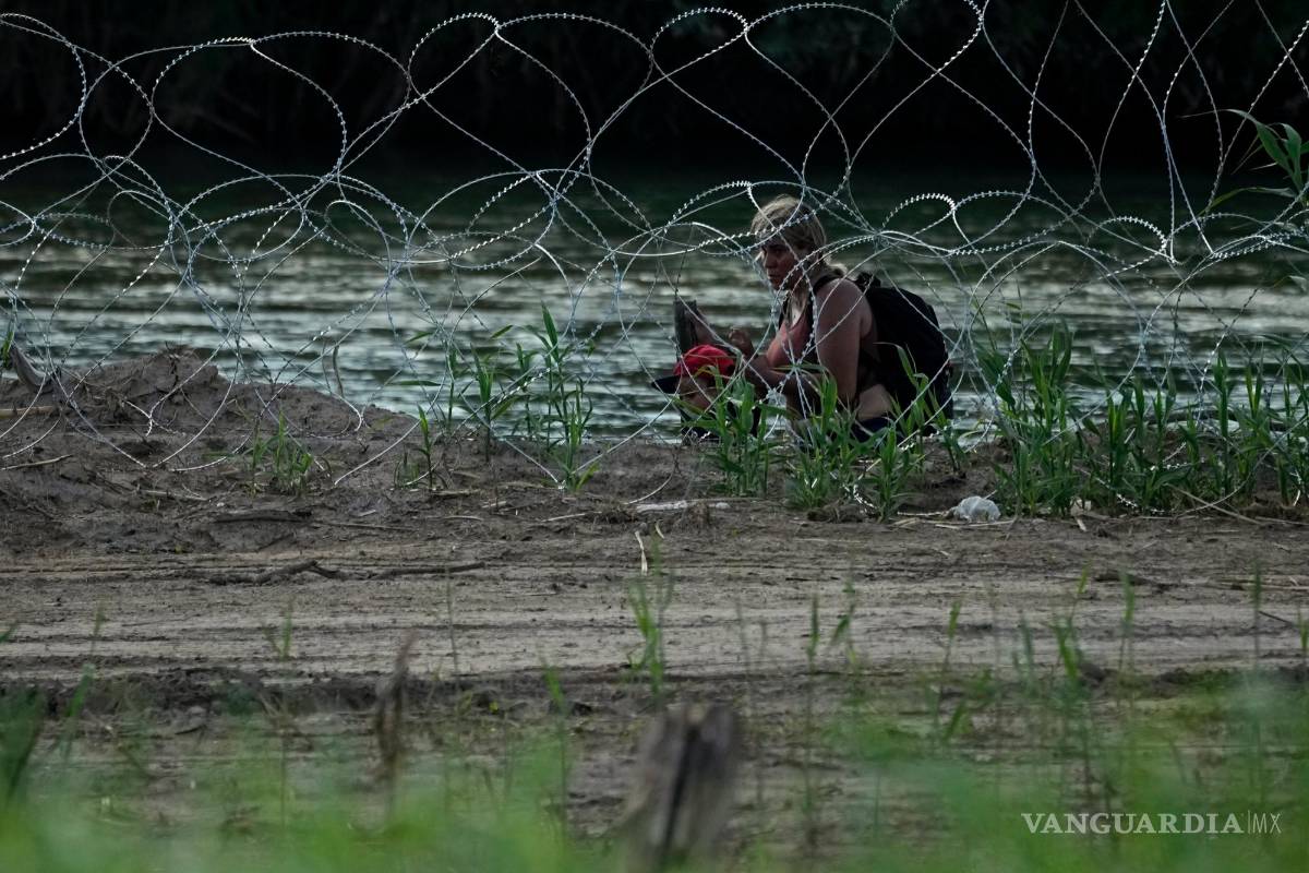 Relatos de agente de Texas sobre migrantes heridos en la frontera sur estadounidense generan una cascada de críticas