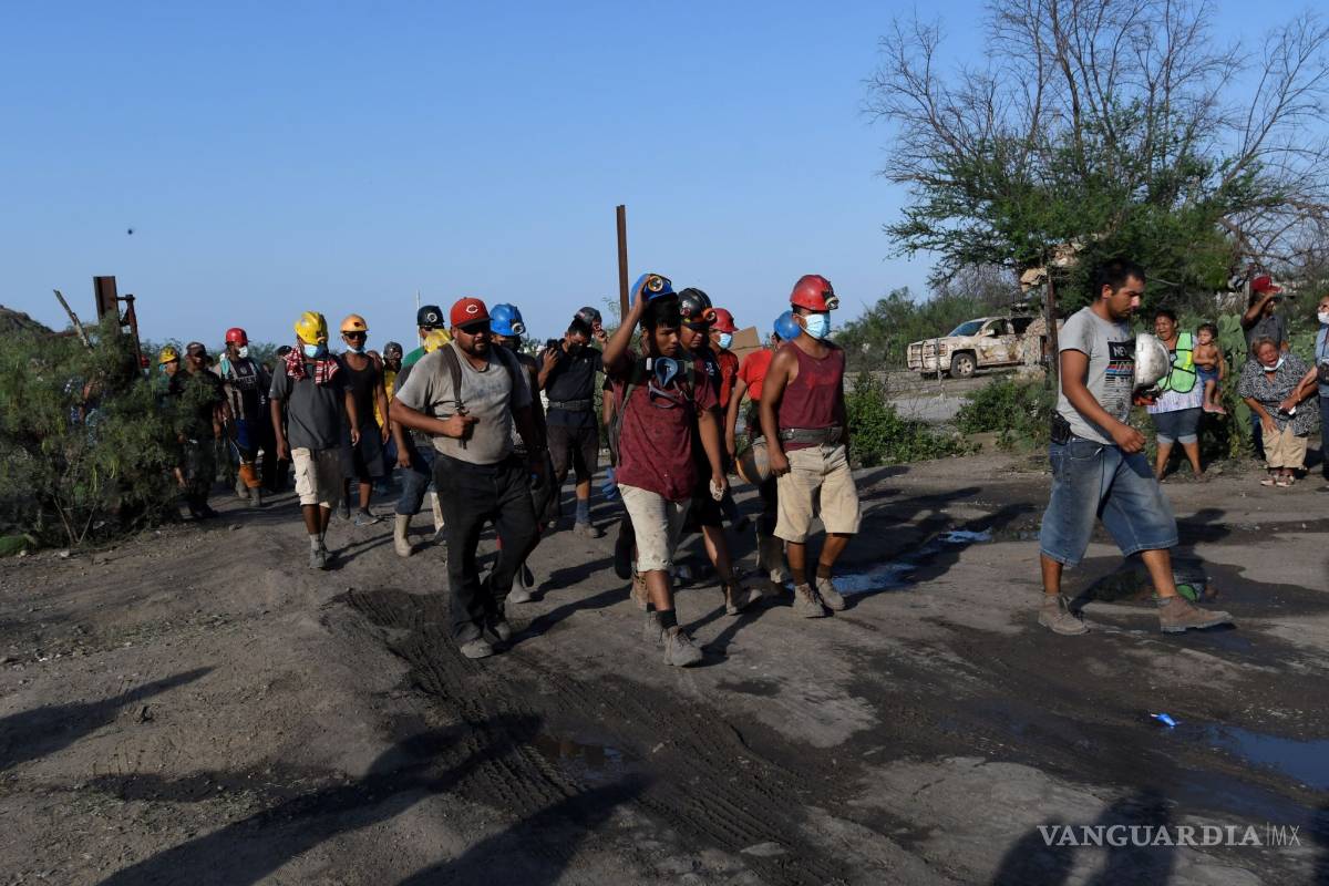 Encontronazo entre Riquelme y Bartlett en Twitter por tragedia minera