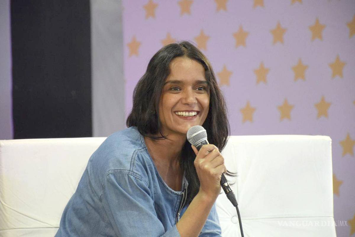 ‘Mis lectores no saldrán intactos’, dice Alma Delia Murillo