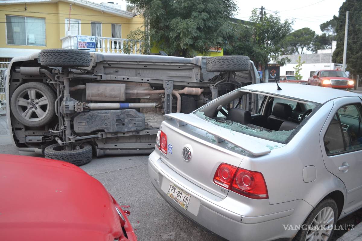 Termina festejo patrio con doble choque y una deuda
