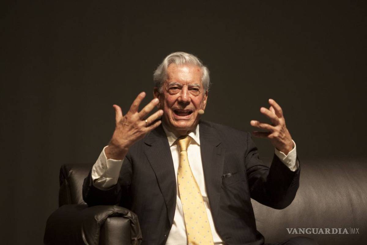 Un renovado Vargas Llosa festeja hoy sus 80 años