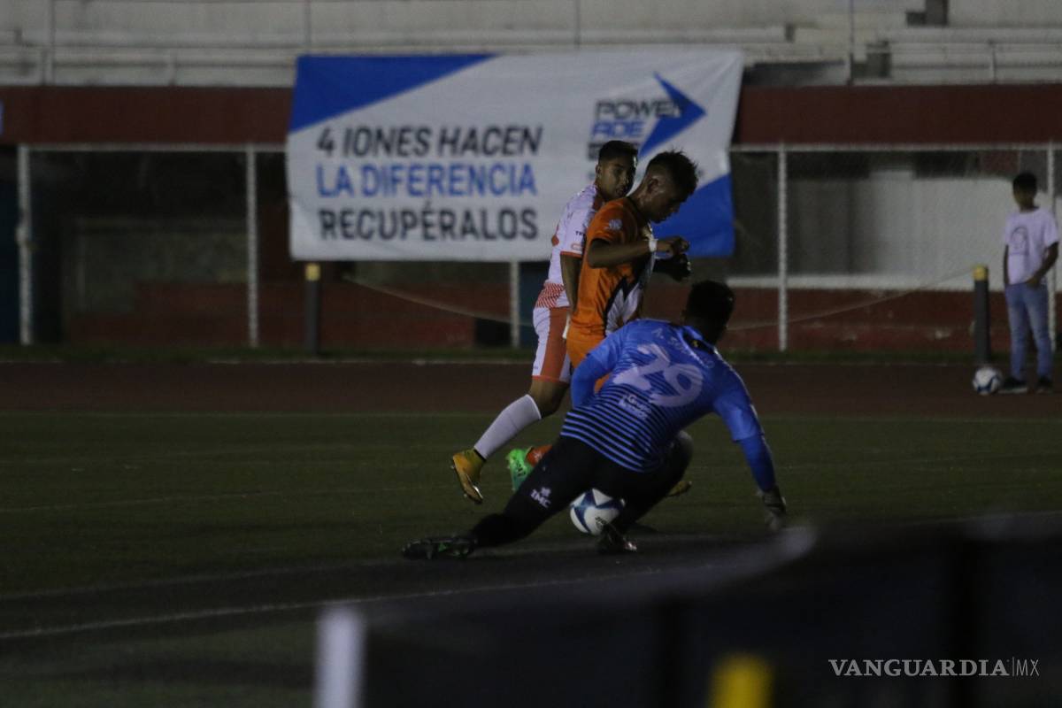$!Atlético Saltillo Soccer 'apaga' el Calor de Monclova