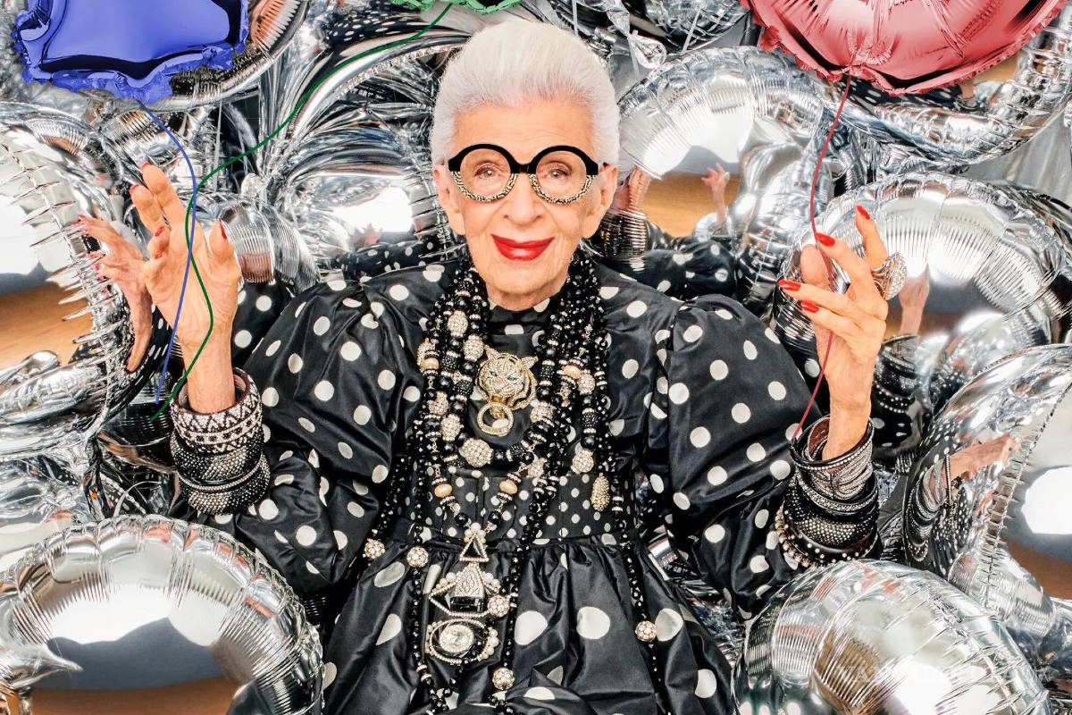 Fallece la icónica Iris Apfel a los 102 años, reconocida diseñadora y decoradora de EU