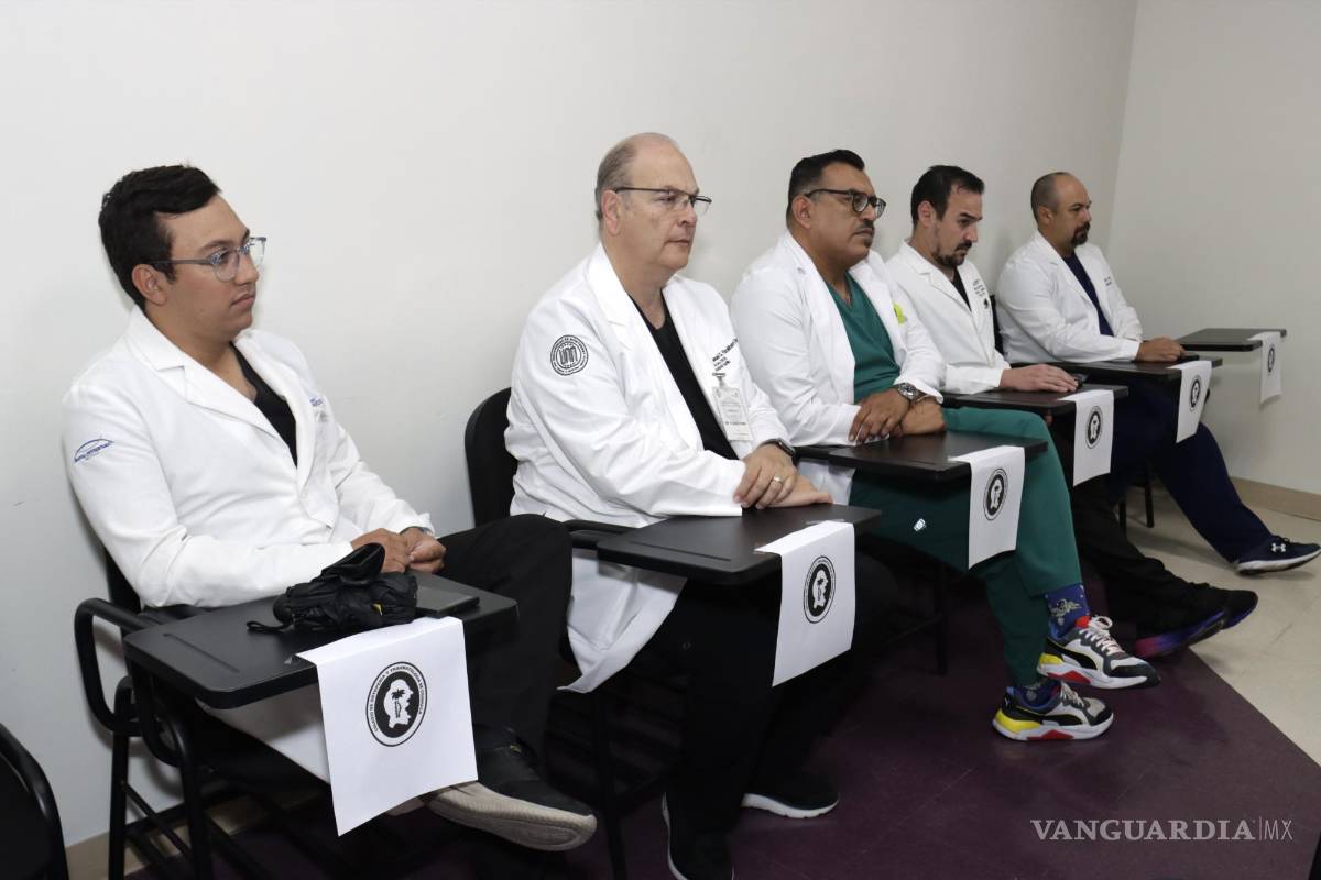 $!Presentación de las 1ra. Jornada Quirúrgica Altruista de Ortopedia beneficiando a 7 pacientes que requieren reemplazo de cadera o Rodilla realizada por el Grupo Christus Muguerza y el Colegio de Ortopedia y Traumatología de Coahuila | Foto: Francisco Muñiz