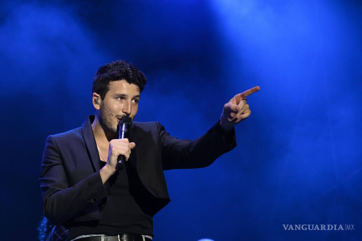 $!El colombiano Sebastián Yatra (en la imagen) y el neerlandés-marroquí Nouamane Belaiachi unen sus voces para “Ulayeh”.