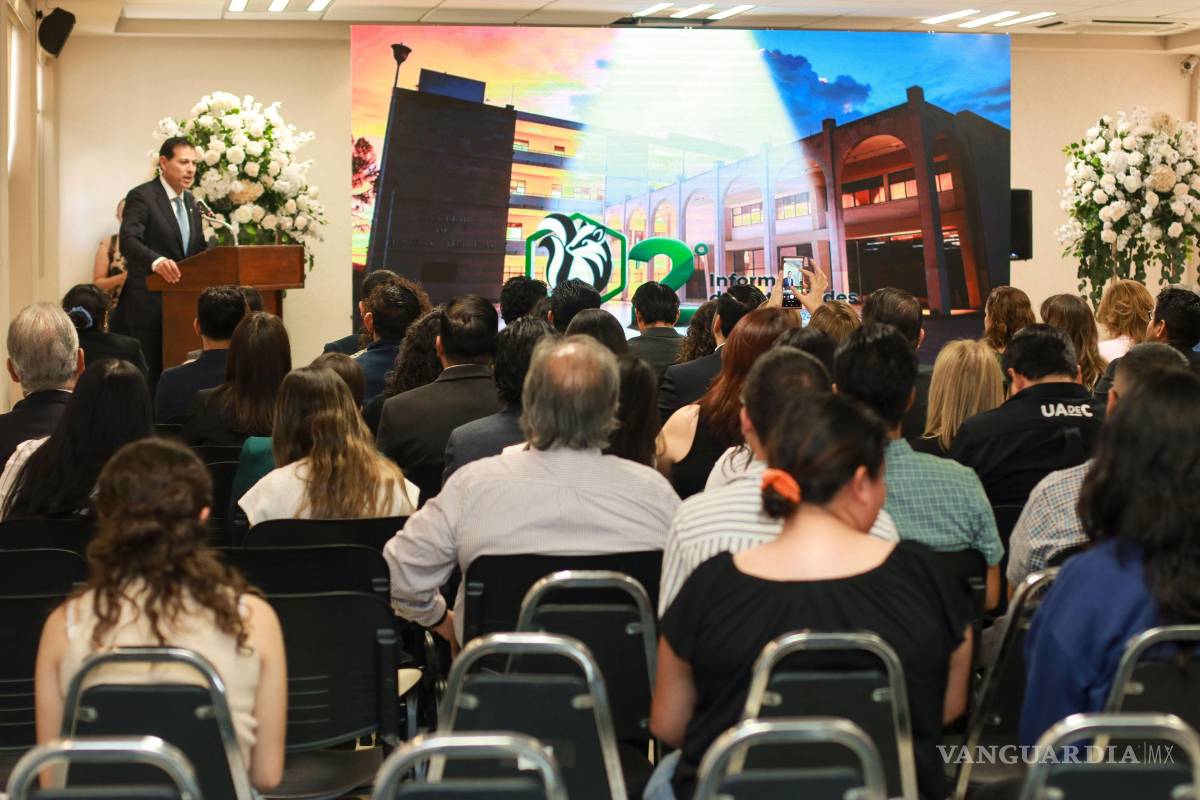 $!El rector Octavio Pimentel Martínez encabezó la entrega de equipo de cómputo para fortalecer la infraestructura académica del plantel.