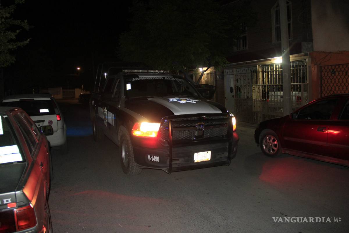 Reporte de incendio de vehículo causa movilización