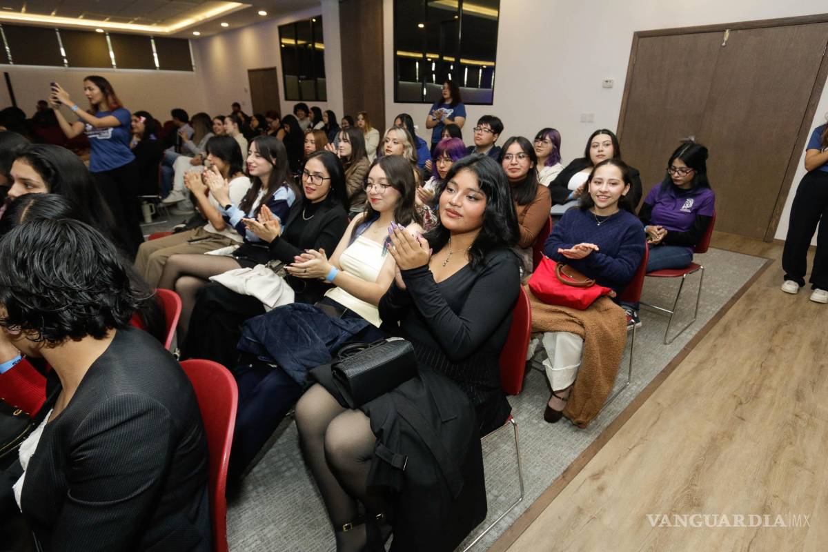 $!El simposio reunió a estudiantes y especialistas para analizar la innovación, las estrategias de comunicación y los cambios tecnológicos en la mercadotecnia.