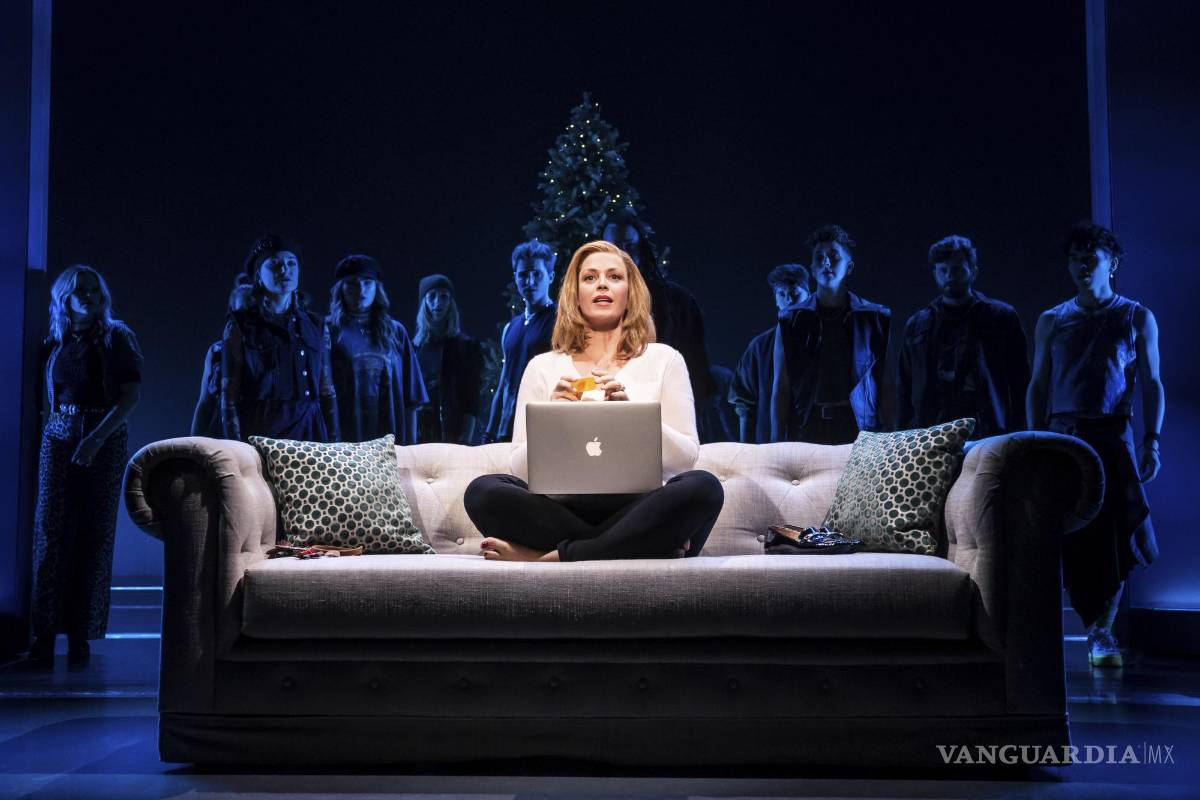 $!En esta imagen difundida por Vivacity Media Group, Elizabeth Stanley en una escena del musical Jagged Little Pill. AP/Matthew Murphy/Vivacity Media Group