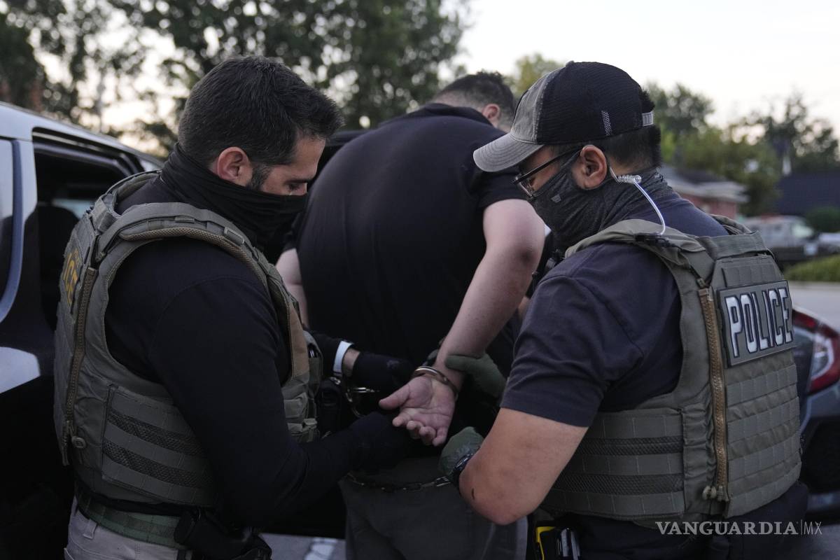 Suman más de 400 arrestos en área de Chicago; aseguran que más del 60% eran objetivos clave