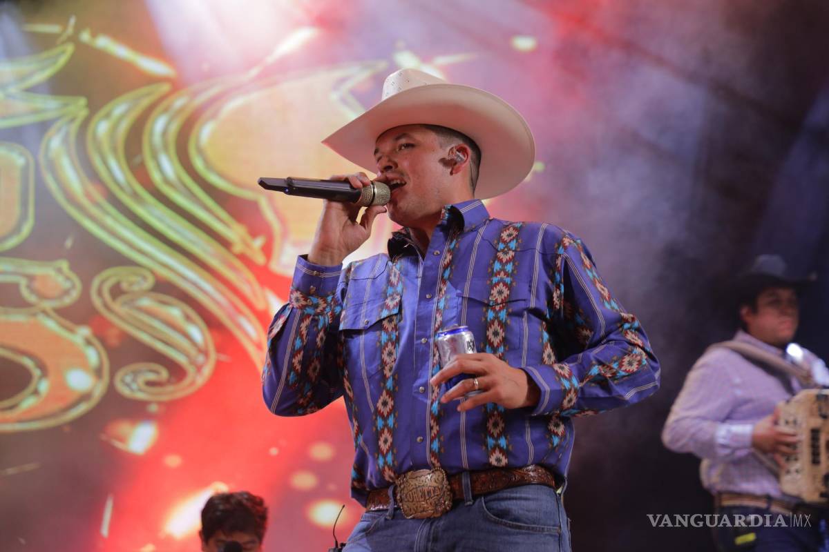 $!El cantante originario de Los Ramones, Nuevo León visitó Saltillo el viernes 5 de agosto.