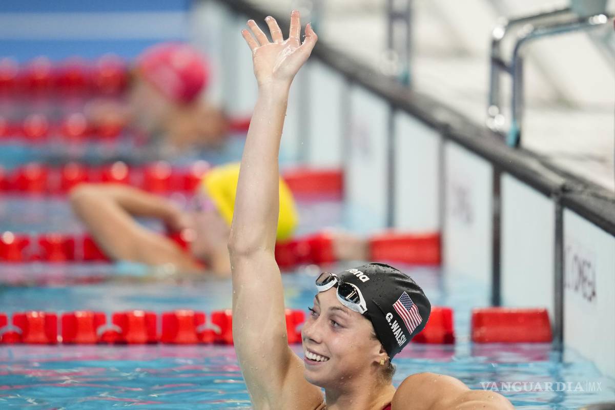 $!La nadadora estadounidense deslumbra al romper el récord olímpico en los 100 metros mariposa.