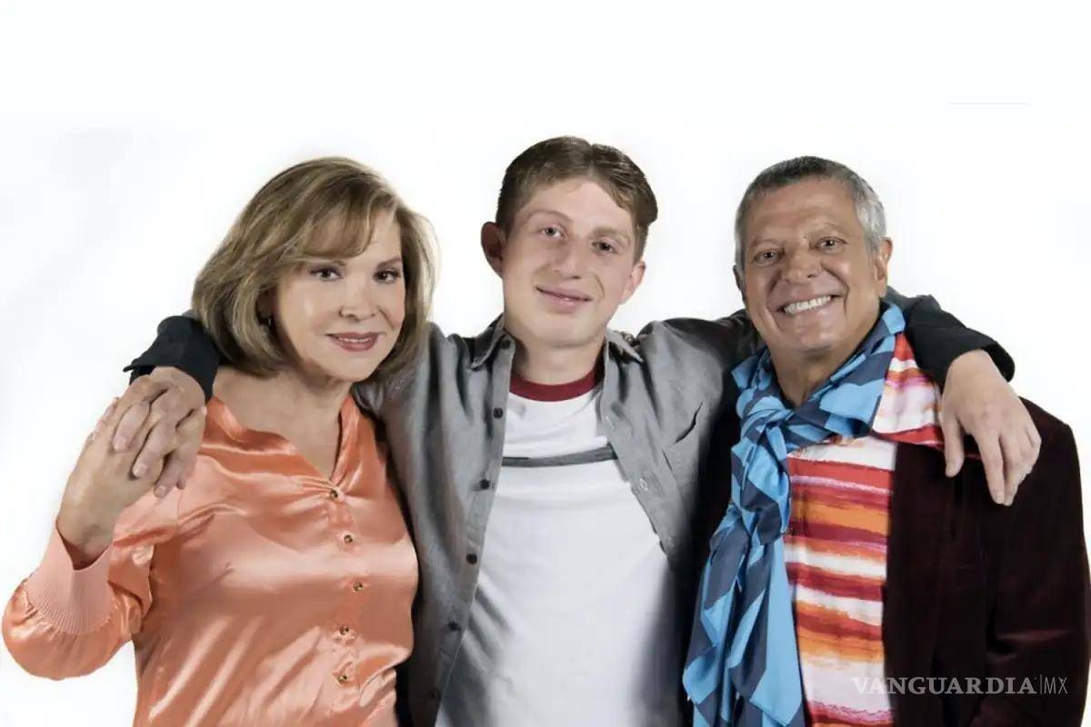 $!El actor Octavio Ocaña (centro) murió en un trágico hecho en 2021.