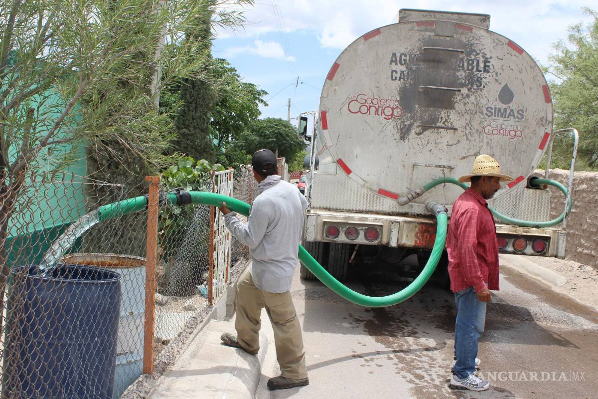 $!Debido a la escasez de producción de agua, en ejidos como San Nicolás, Santa Rita, Mayrán, San Patricio, Sofía de Arriba, San Felipe, Frontera y San Miguel, llevan el recurso en pipas.