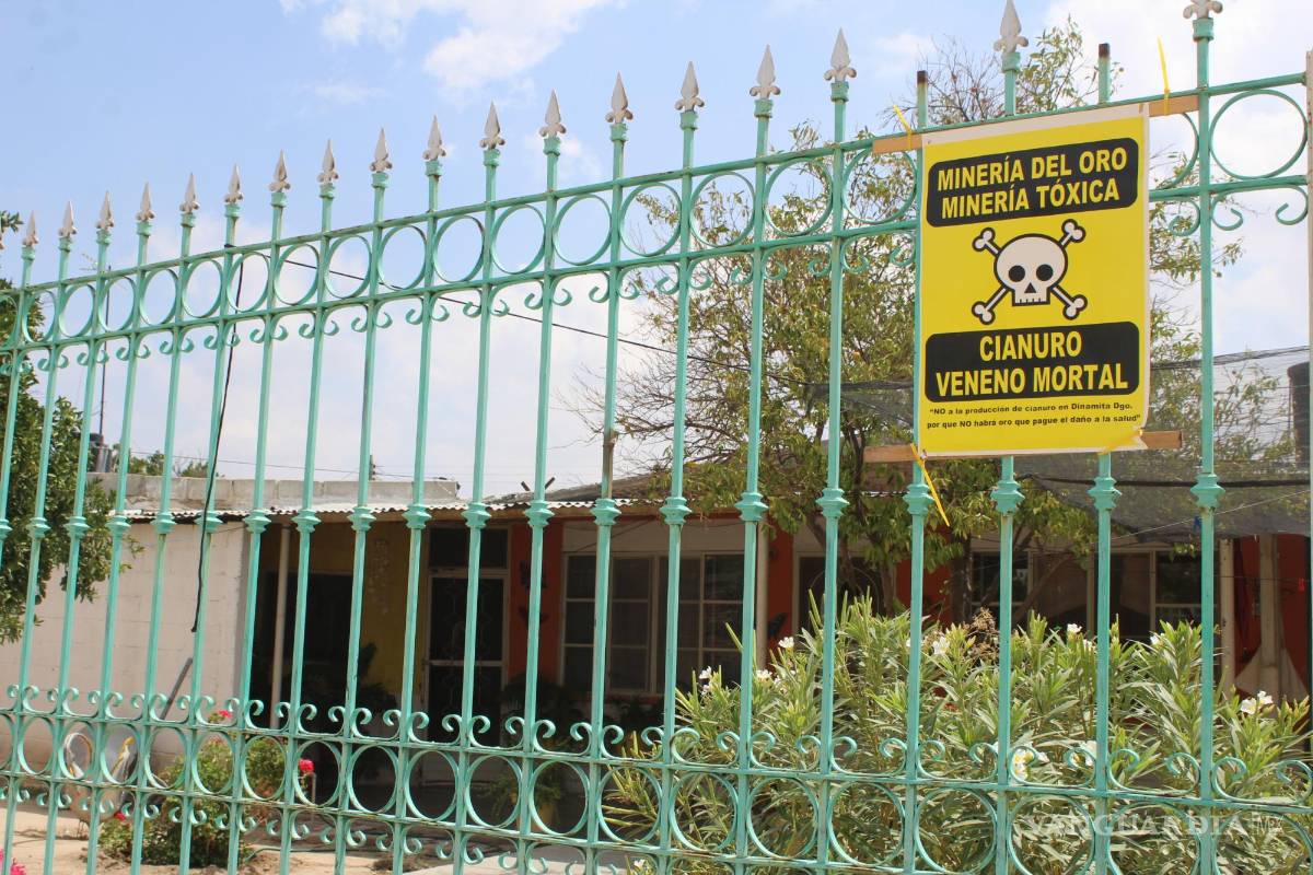 $!Desde el 2017, las familias en Dinamita se unieron para evitar la llegada de Chemours y lo demostraban con mensajes fuera de sus viviendas.