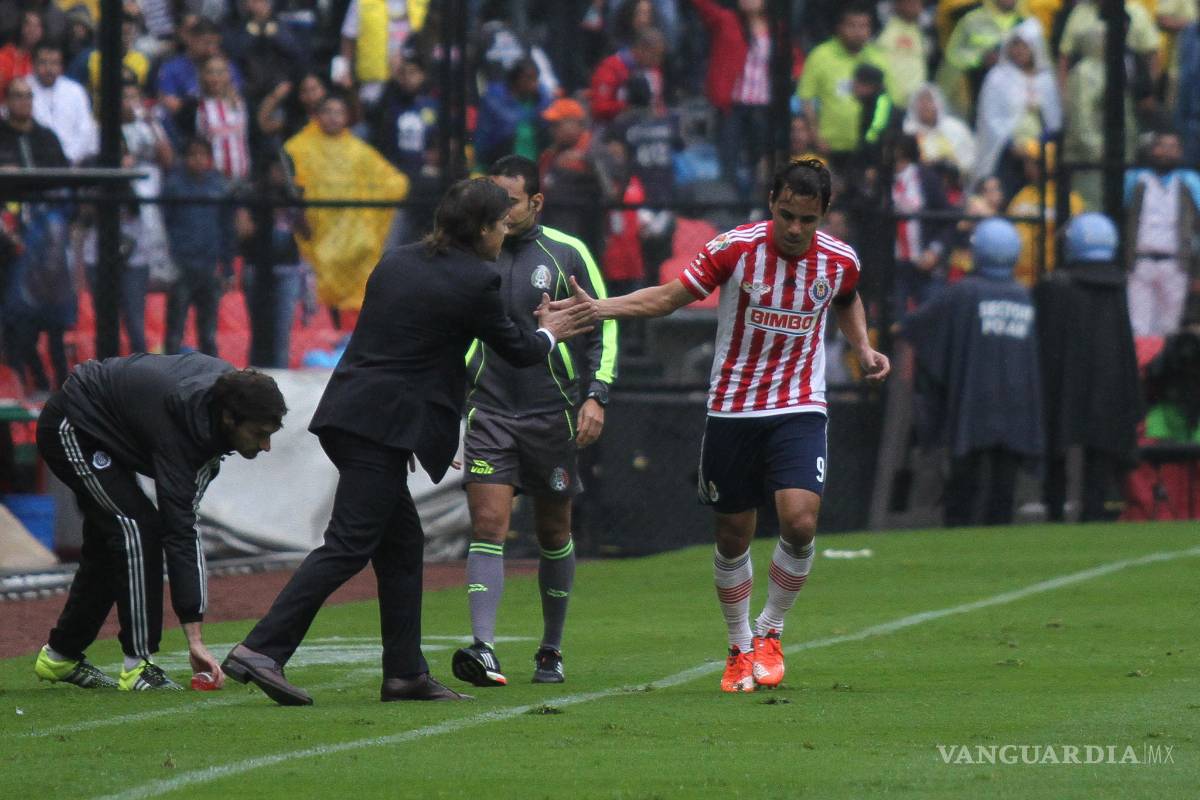 Celebra Almeyda la salvación de las Chivas