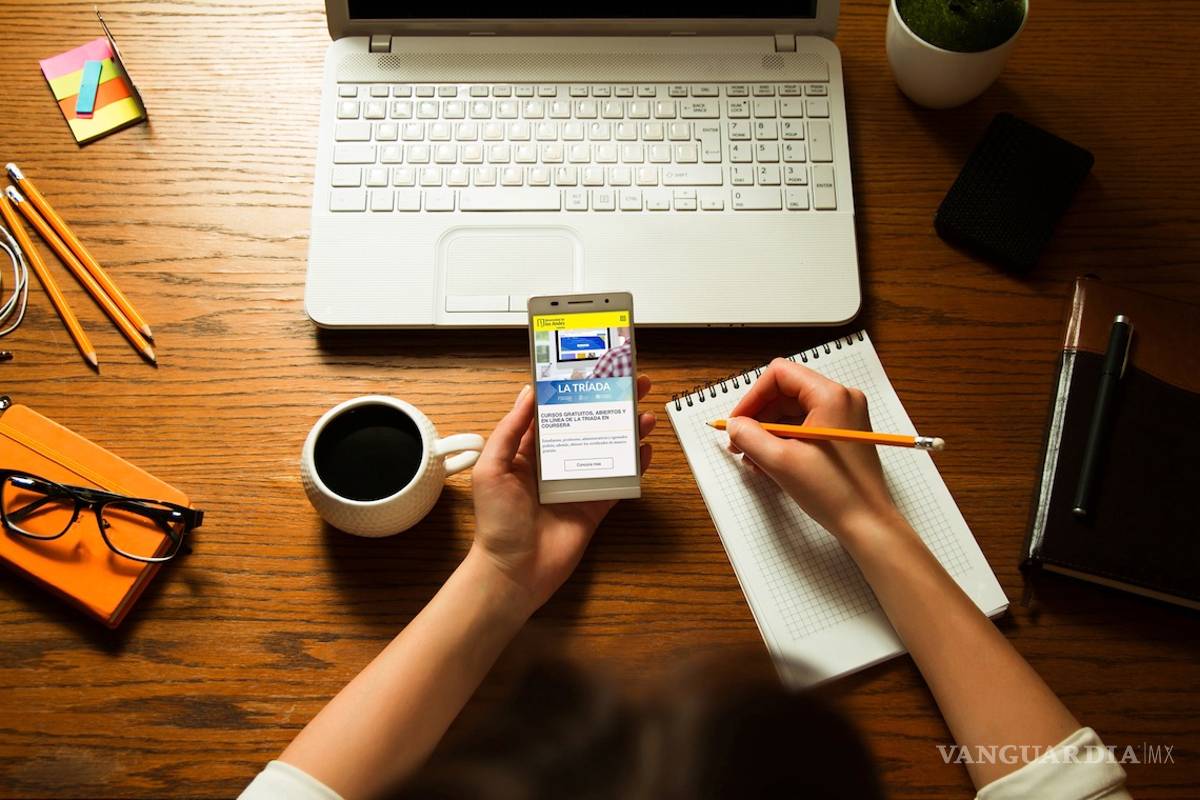 Escritores de todo el mundo presentan sus memorias del COVID-19 en 'Bitácora de encierro'