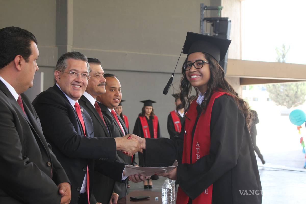 Egresa nueva generación del Ateneo Fuente de Saltillo