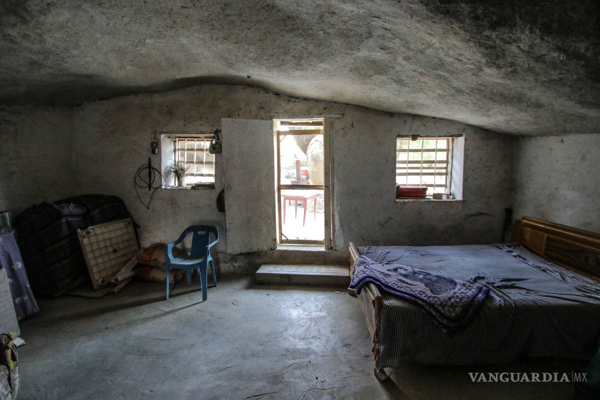 $!Conoce la sorprendente historia de Don Benito, el hombre que habita una casa de Piedra en el desierto coahuilense